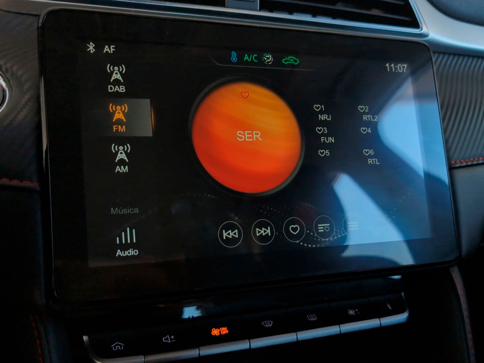 MG ZS 1.0T Luxury - foto 19
