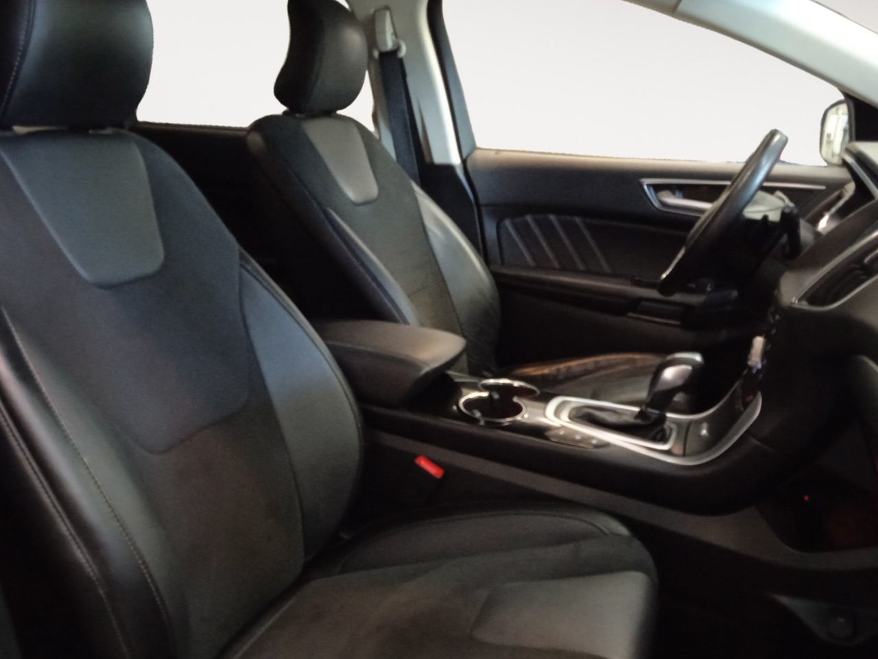 Ford Edge 2.0 TDCi ST-Line 4x4 PowerShift - foto 11