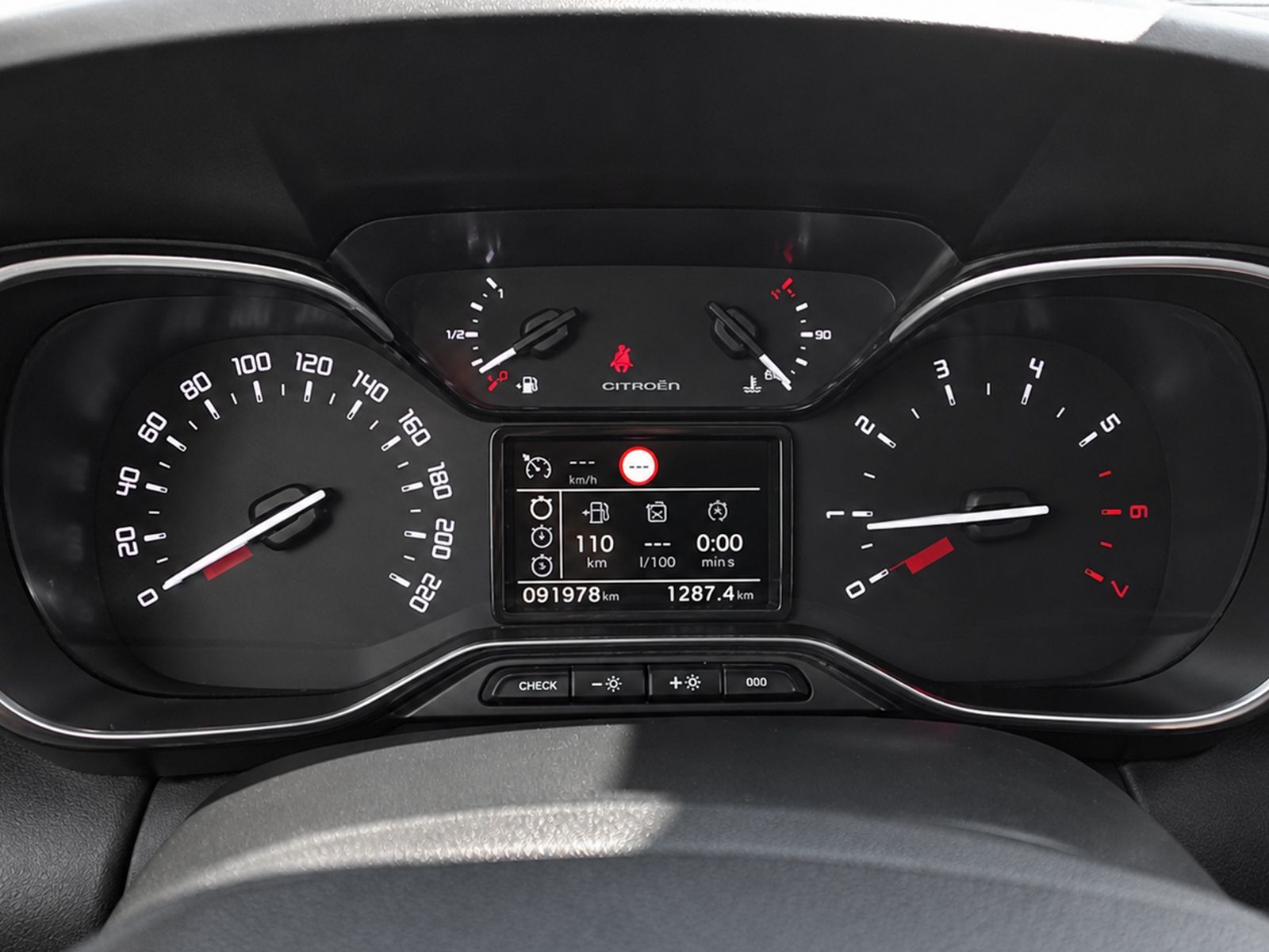 Citroën C3 Aircross BlueHDi 120 Shine - foto 18