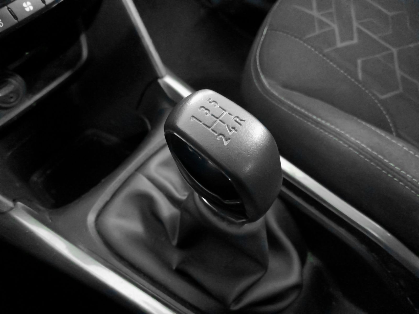 Peugeot 2008 e-HDI 92 Active - foto 14