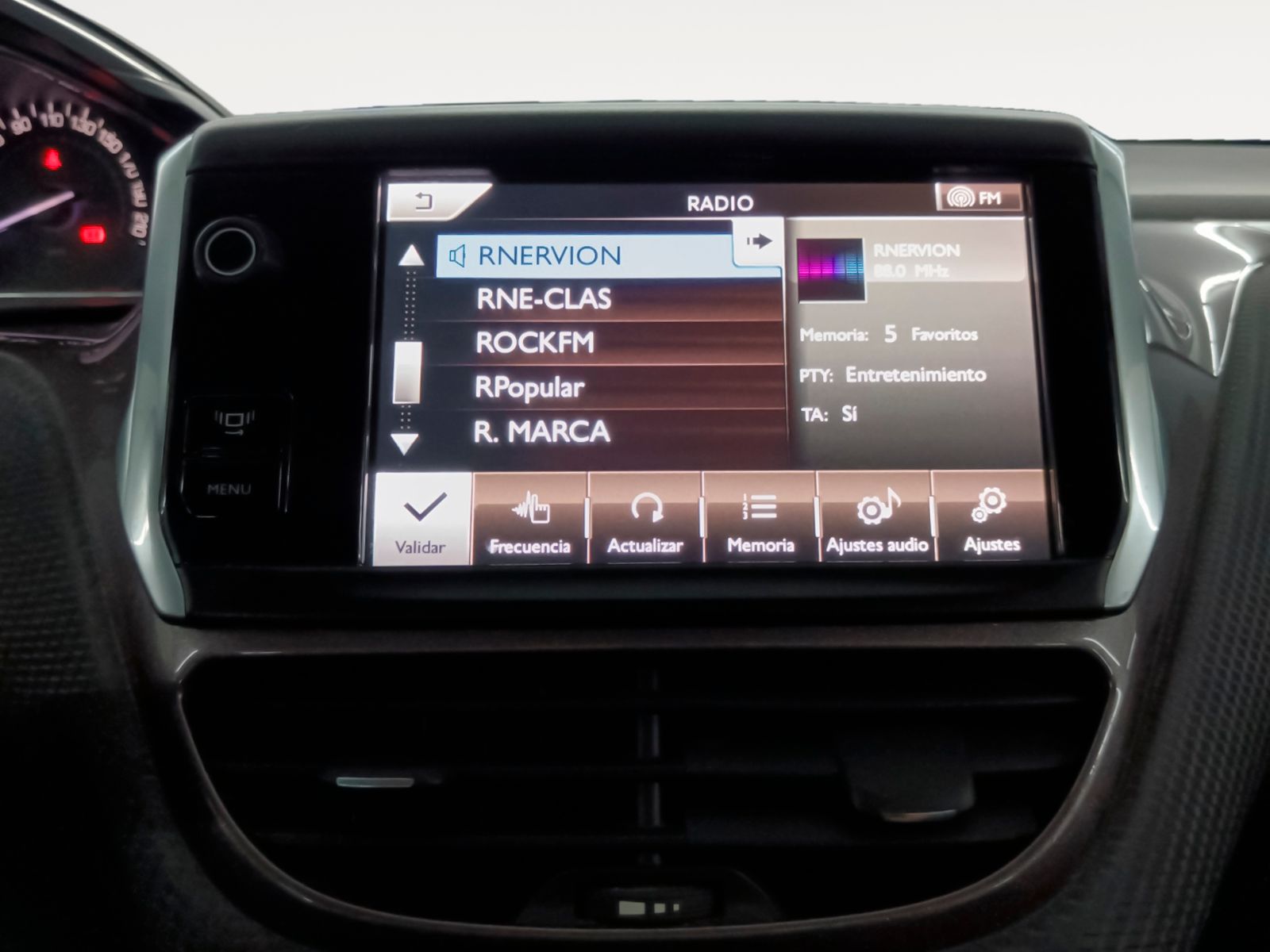 Peugeot 2008 e-HDI 92 Active - foto 17
