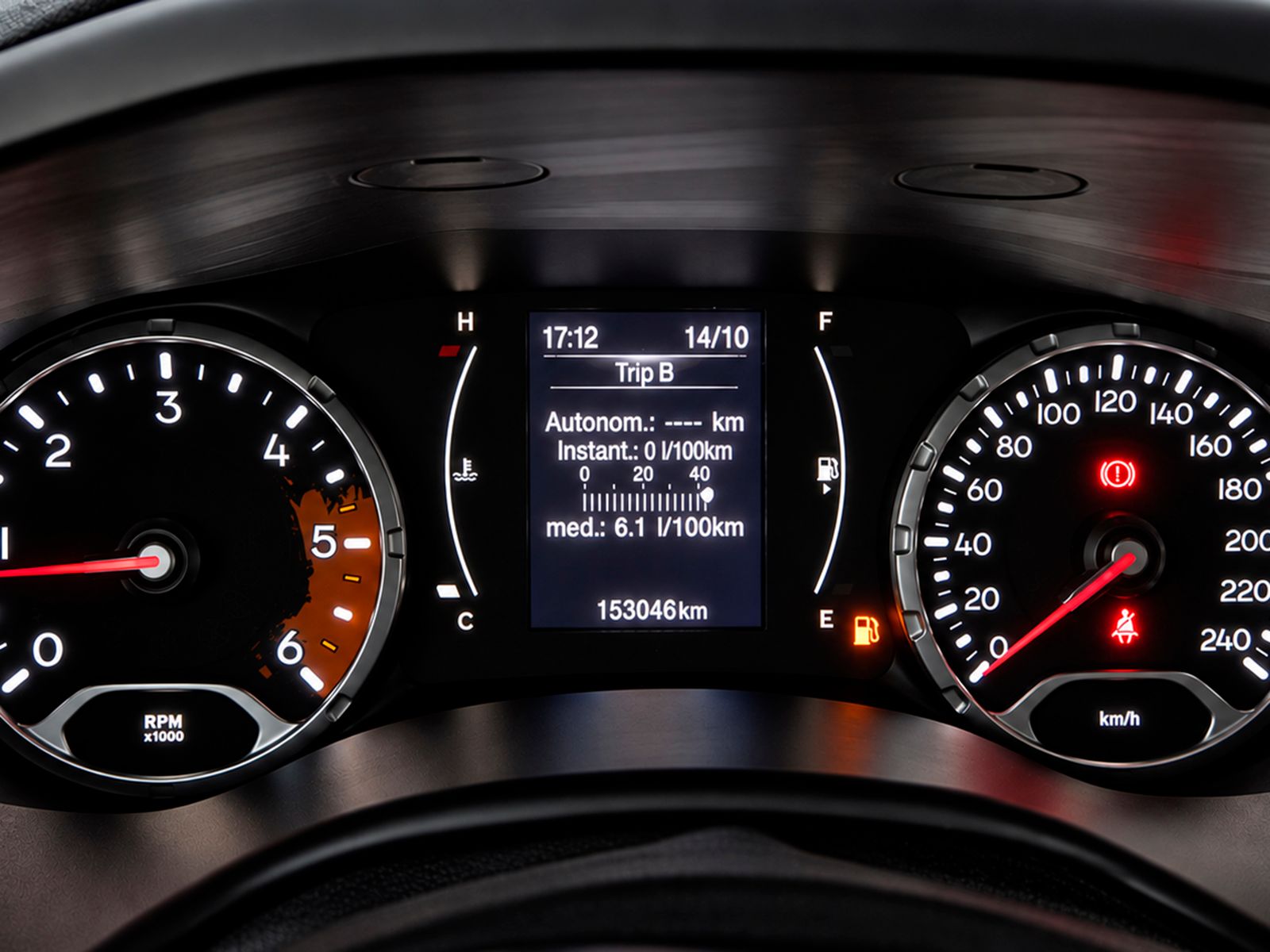 Jeep Renegade 1.6 MultiJet Dawn of Justice 4x2 - foto 16