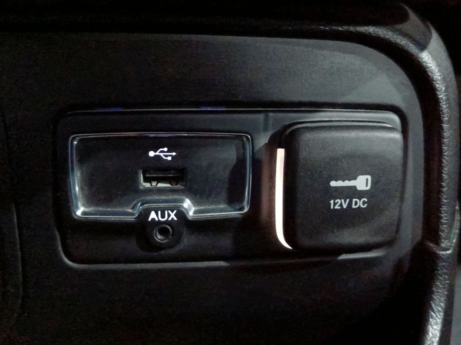 Jeep Renegade 1.6 MultiJet Dawn of Justice 4x2 - foto 23