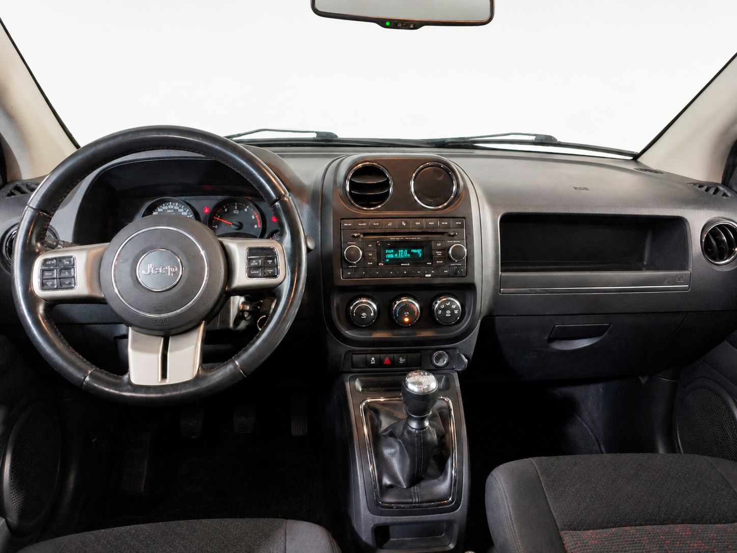 Jeep Compass 2.2 CRD Sport 4x2 - foto 8