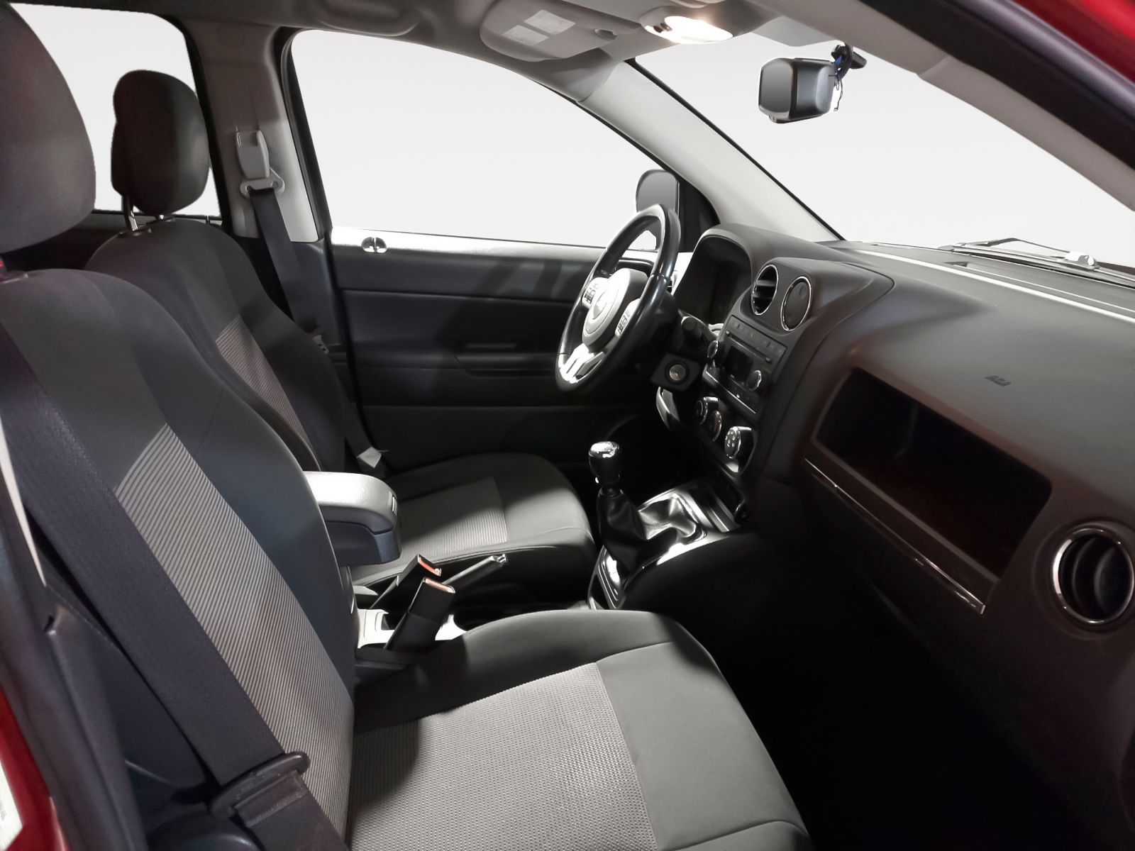 Jeep Compass 2.2 CRD Sport 4x2 - foto 12
