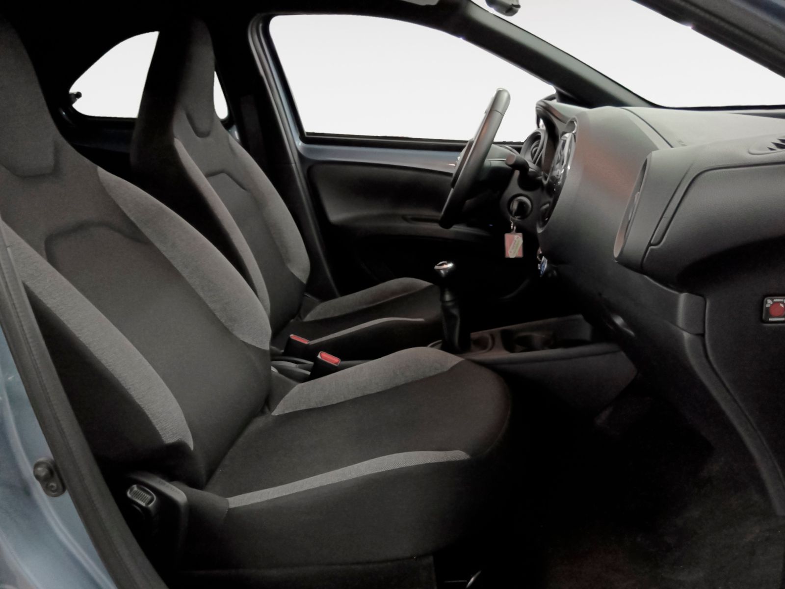 Toyota Aygo X 1.0 VVT-I Play - foto 12
