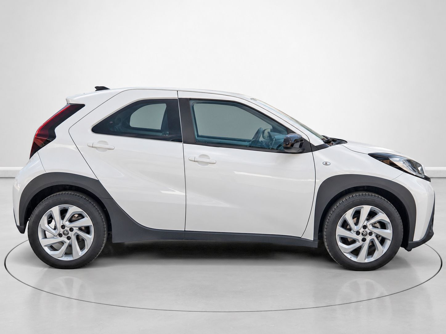 Toyota Aygo X 1.0 VVT-I Play - foto 2