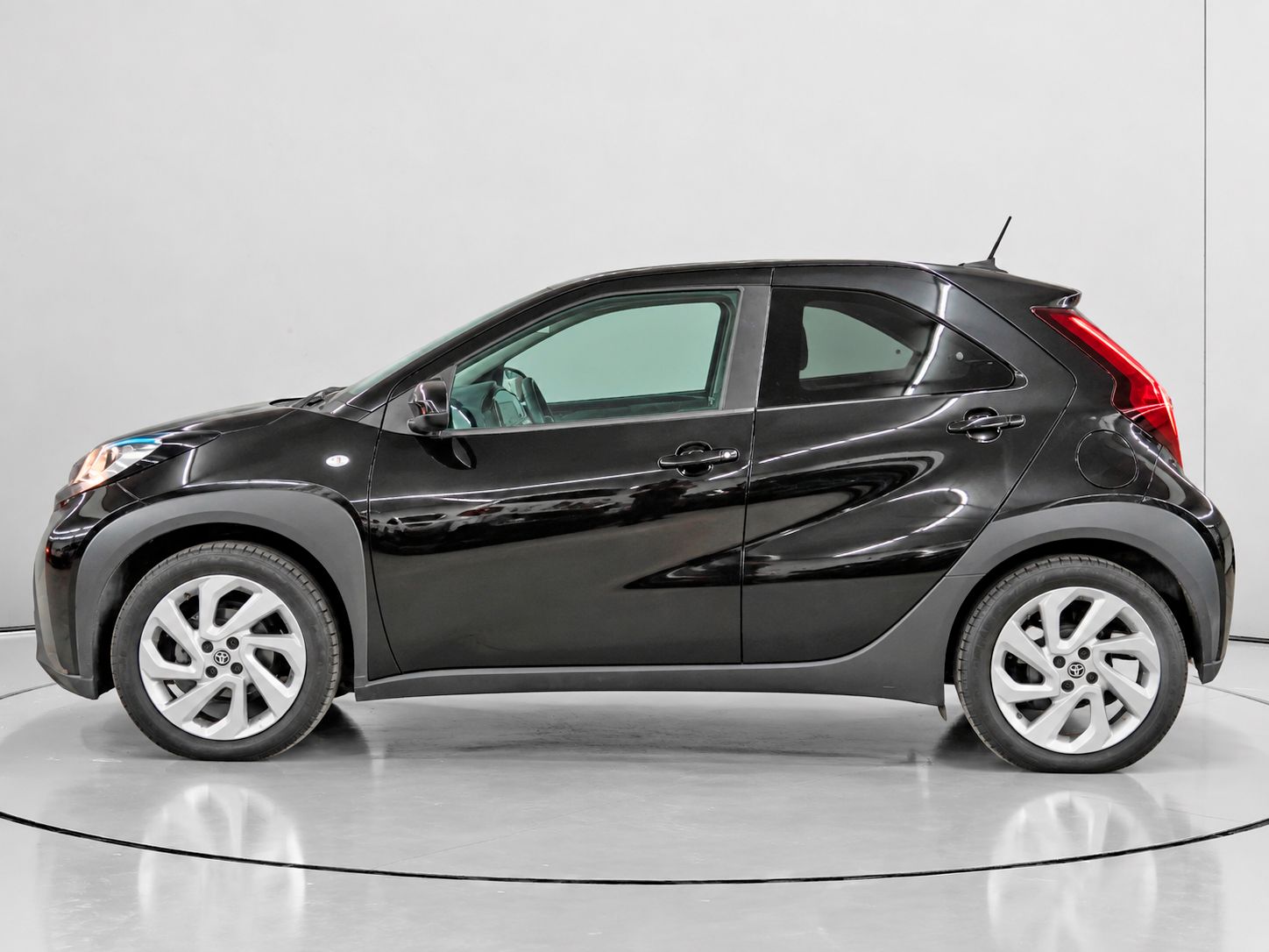 Toyota Aygo X 1.0 VVT-I Play - foto 6