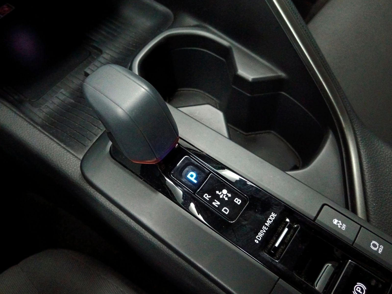 Toyota C-HR 140H Advance - foto 14