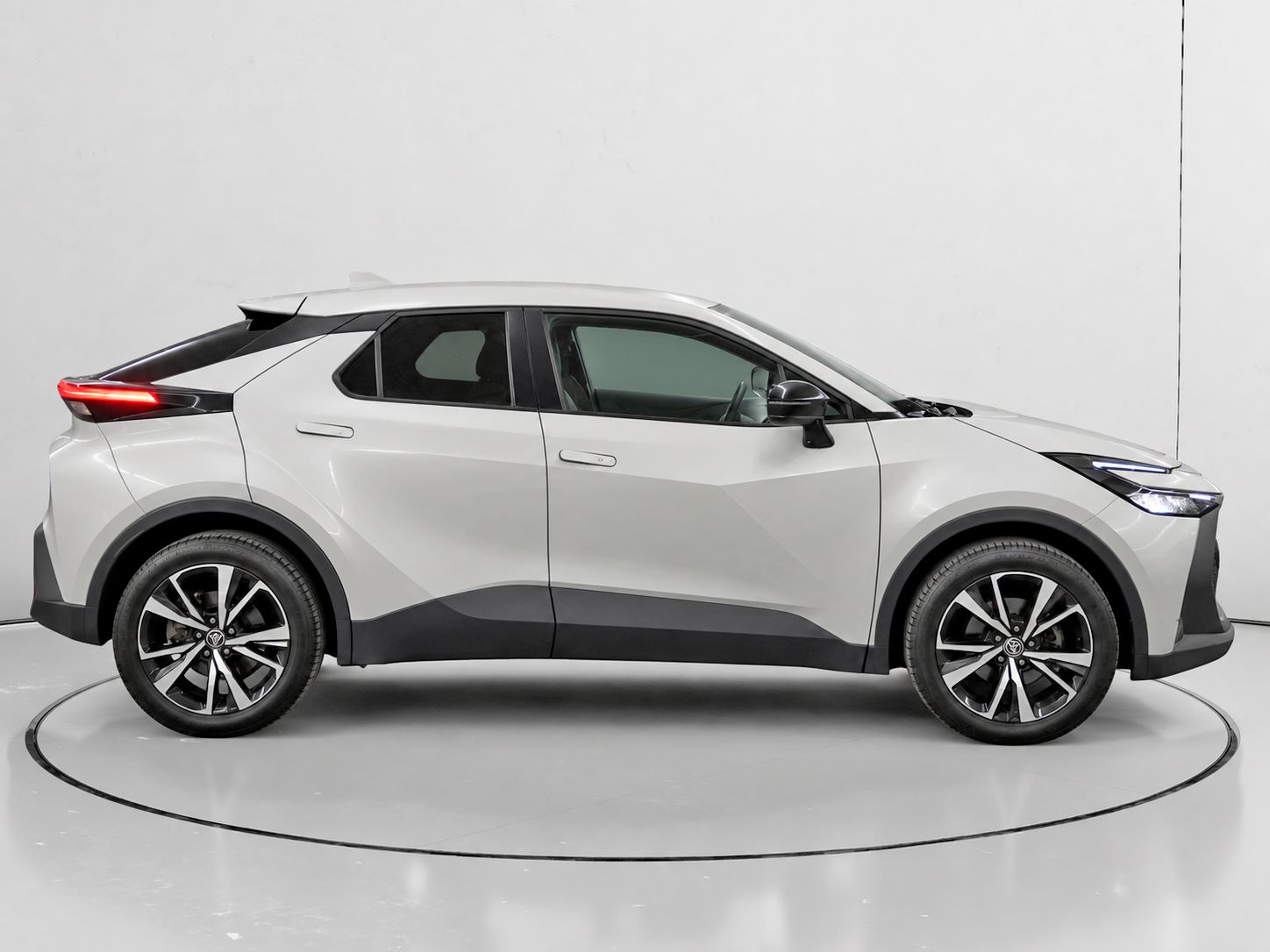 Toyota C-HR 140H Advance - foto 2