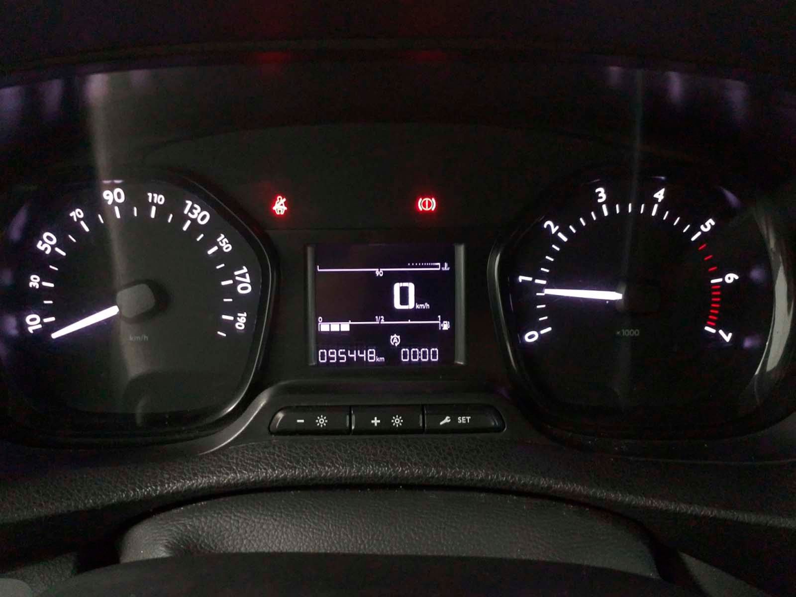 Fiat Scudo Furgon Doble Cabina Plegable 1.5 BlueHDi Easy L2 - foto 16