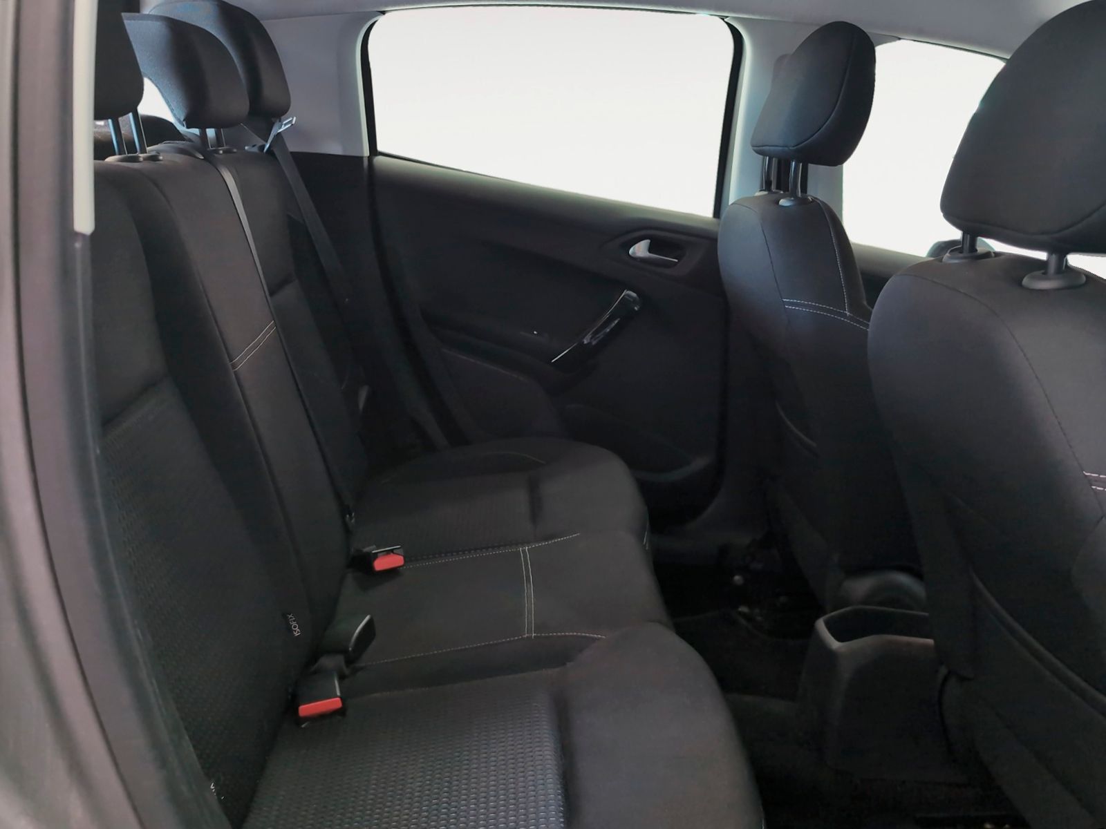 Peugeot 208 1.6 BlueHDi Allure - foto 11
