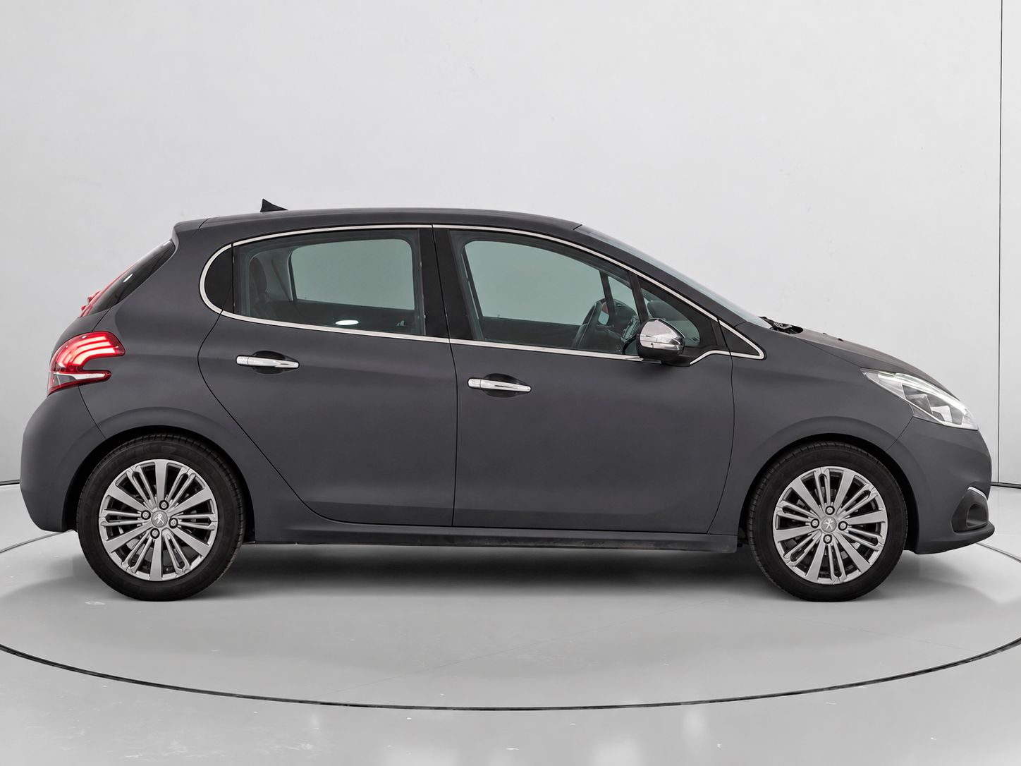 Peugeot 208 1.6 BlueHDi Allure - foto 2