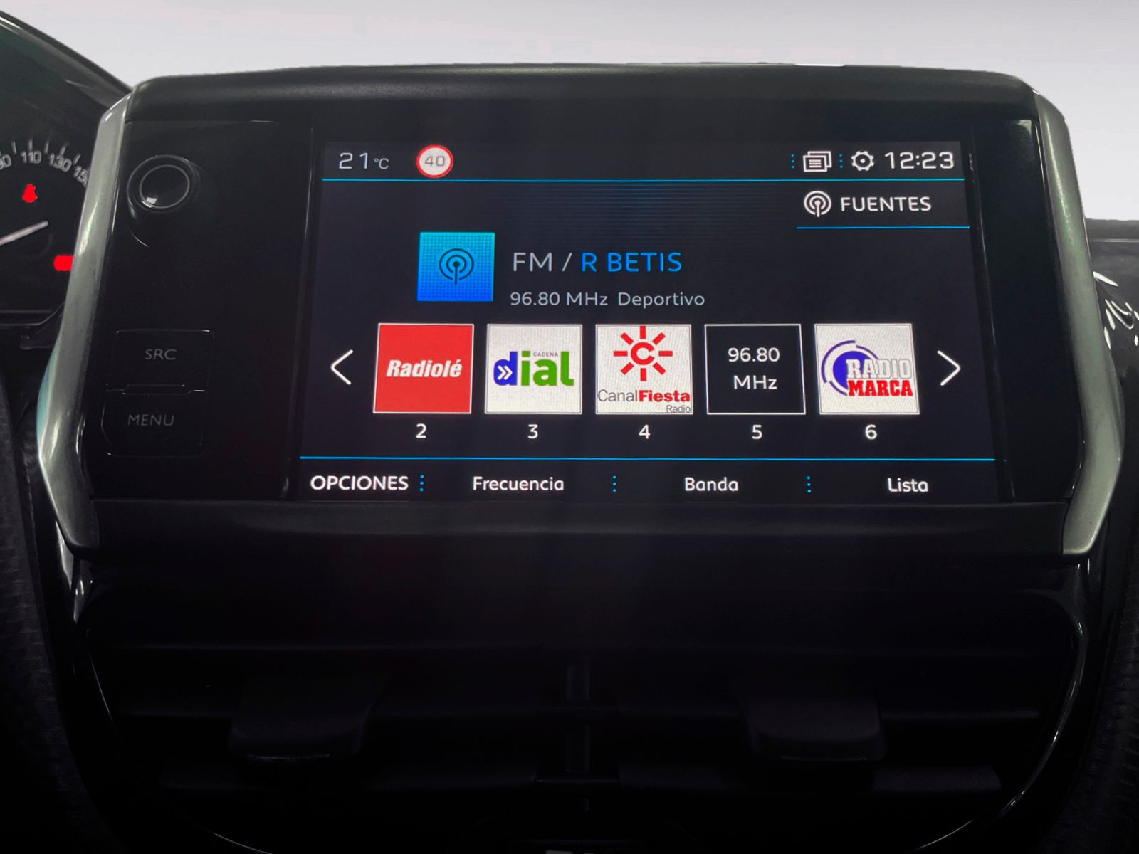 Peugeot 2008 PureTech 130 Signature - foto 18
