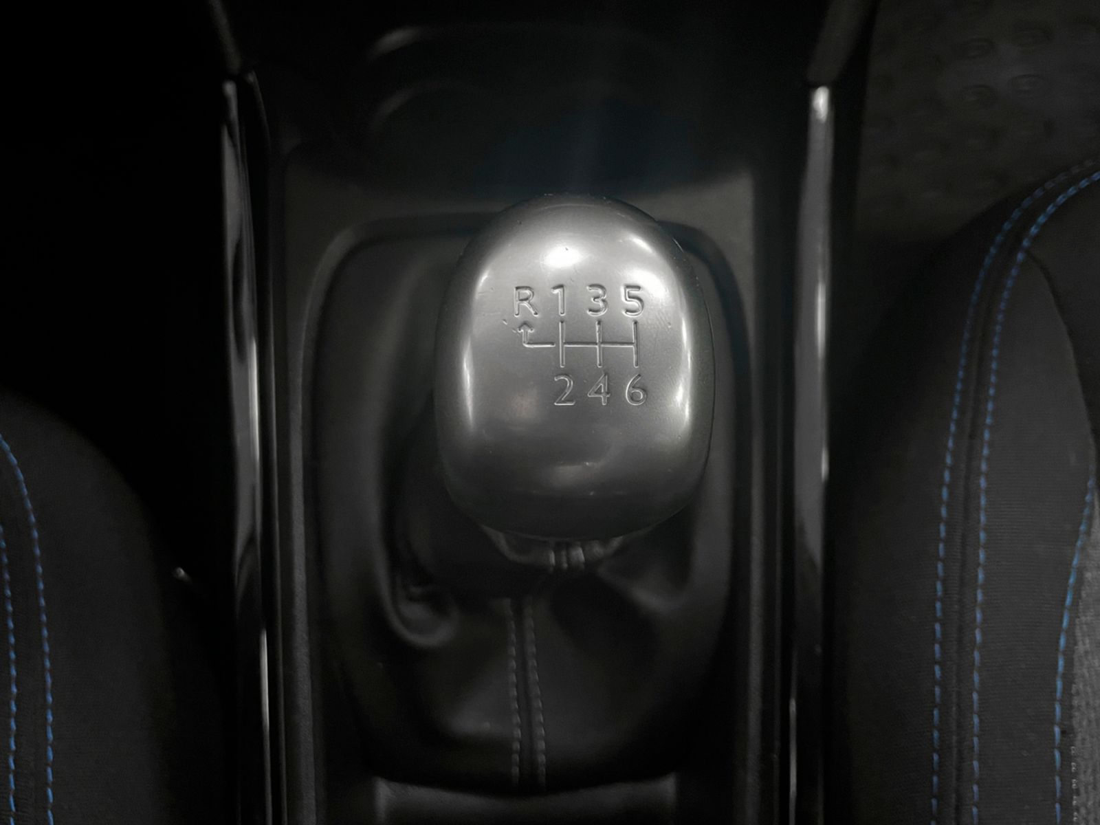 Peugeot 2008 PureTech 130 Signature - foto 14