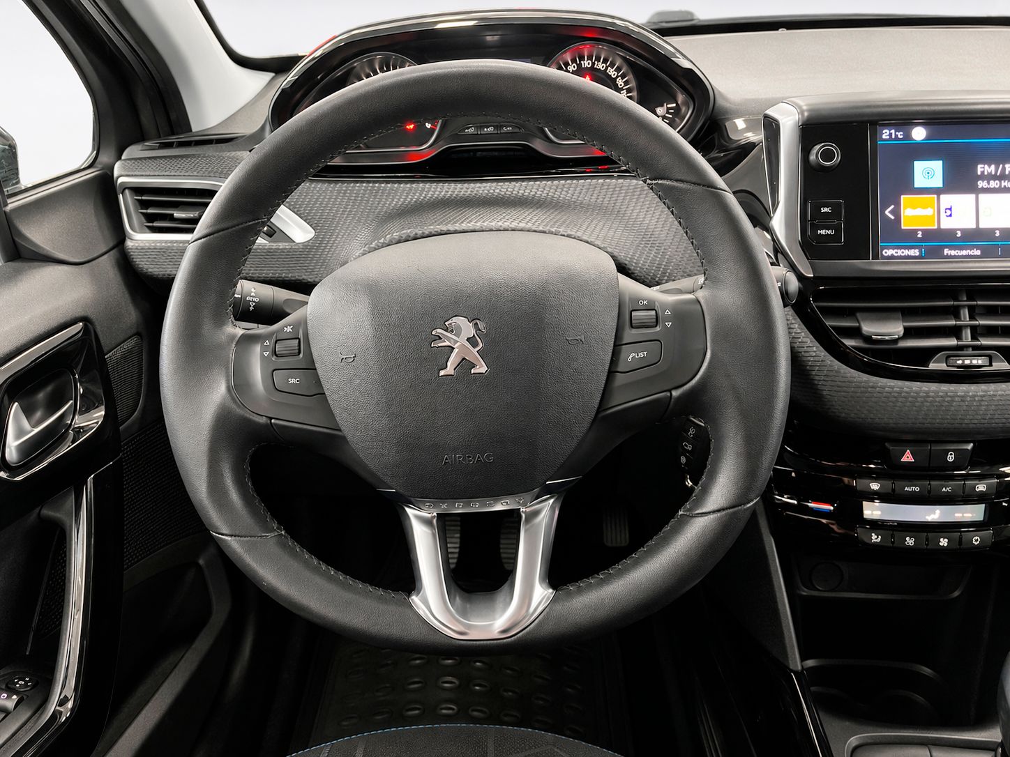 Peugeot 2008 PureTech 130 Signature - foto 9