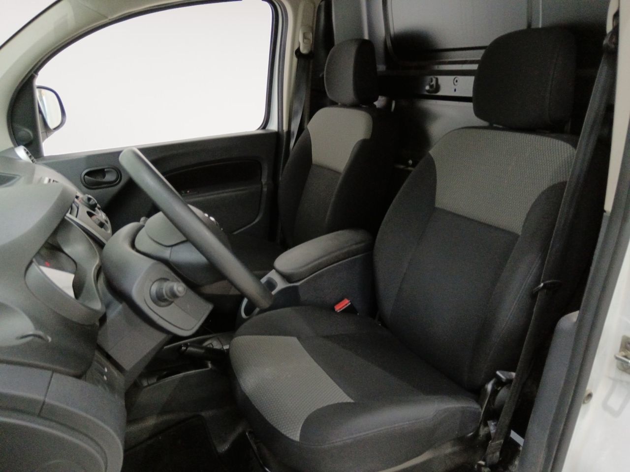 Nissan NV250 Furgon 1.5 dCi Profesional - foto 9