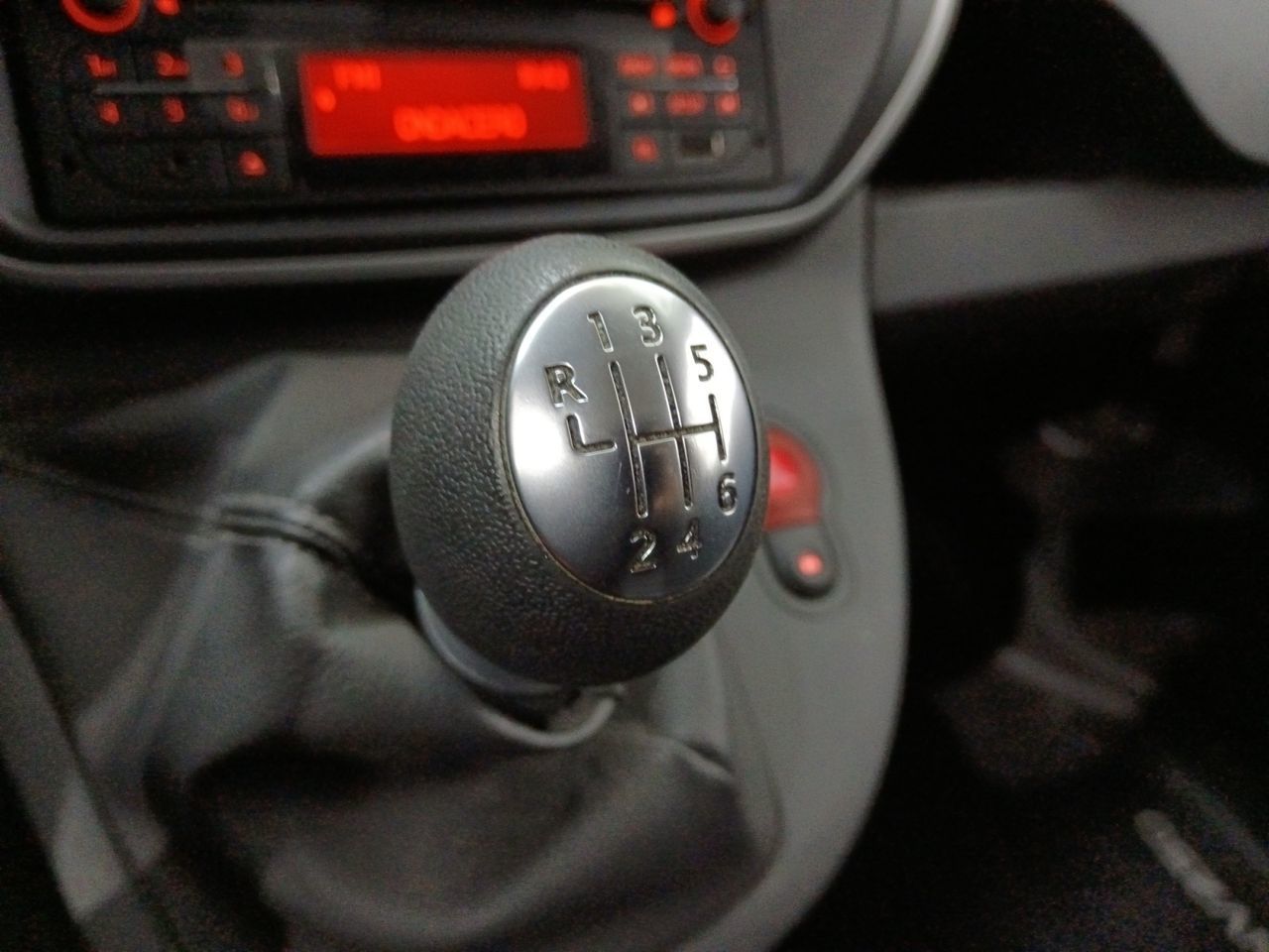 Nissan NV250 Furgon 1.5 dCi Profesional - foto 13