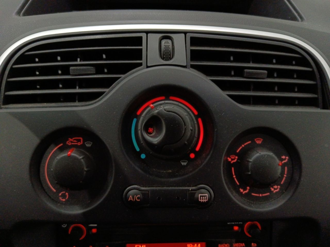 Nissan NV250 Furgon 1.5 dCi Profesional - foto 18