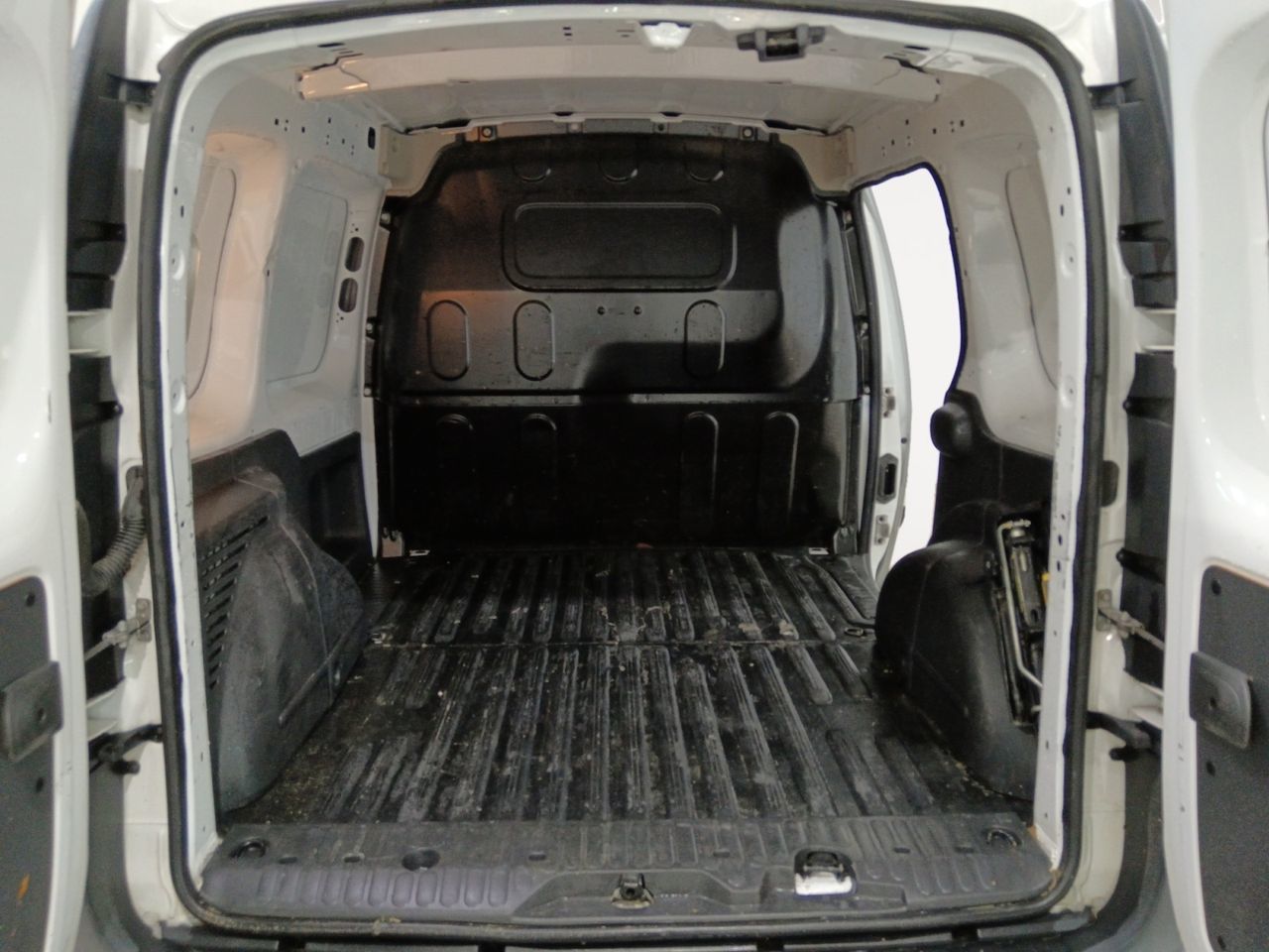 Nissan NV250 Furgon 1.5 dCi Profesional - foto 12