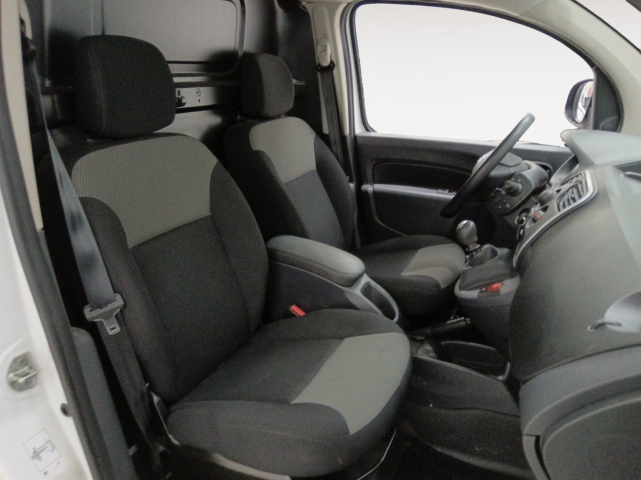 Nissan NV250 Furgon 1.5 dCi Profesional - foto 11