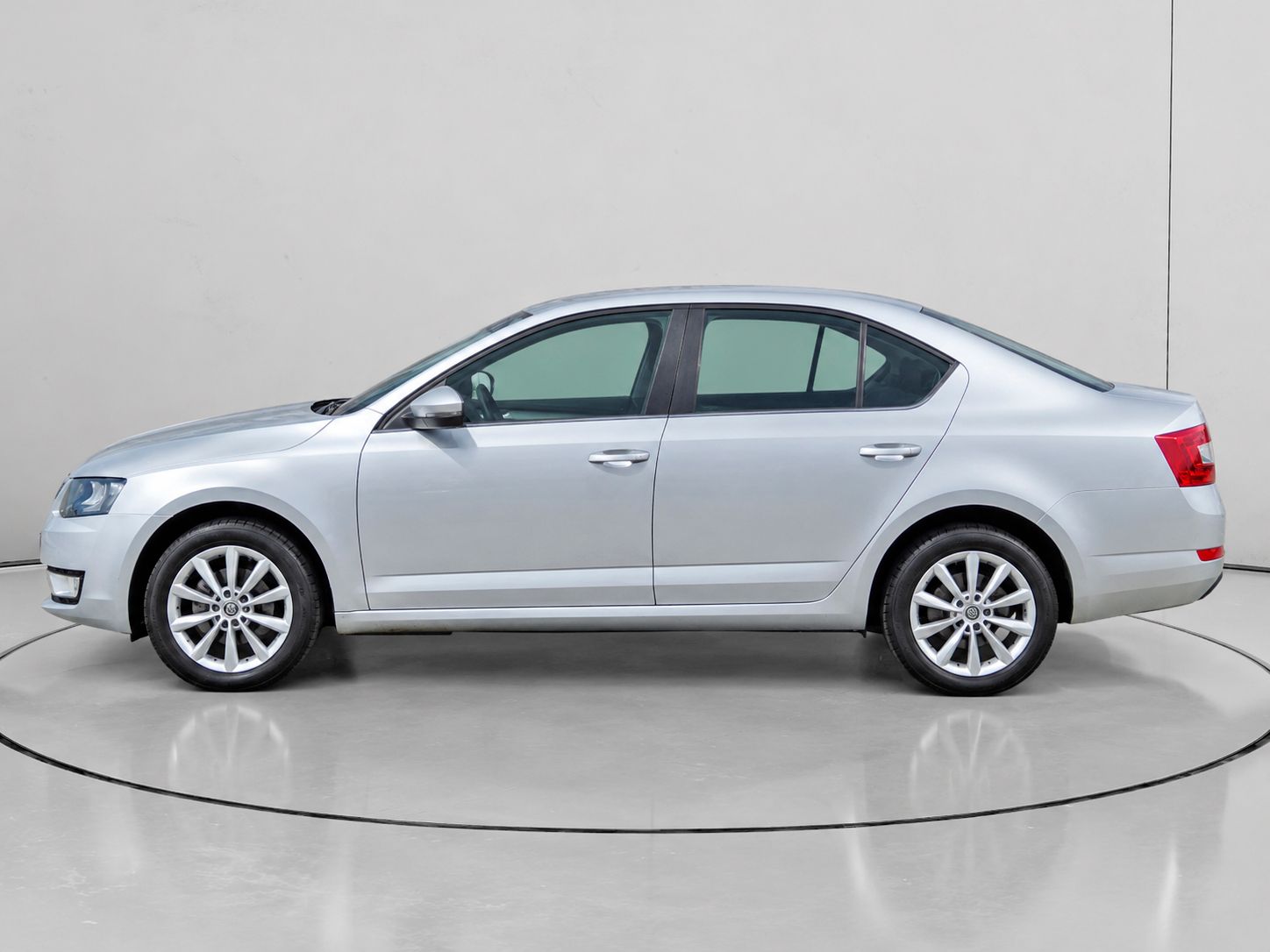 Škoda Octavia 1.6 TDI CR Ambition - foto 6