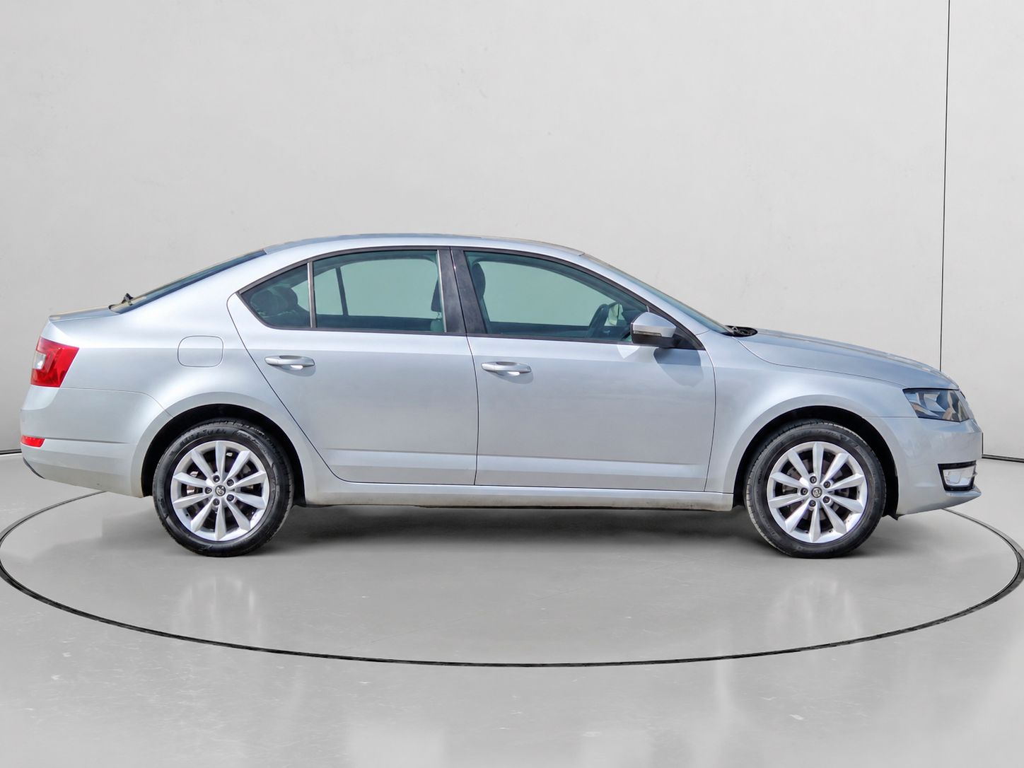 Škoda Octavia 1.6 TDI CR Ambition - foto 2