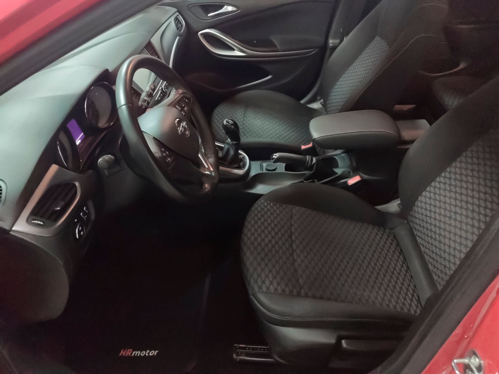 Opel Astra 1.6 CDTi Dynamic - foto 11