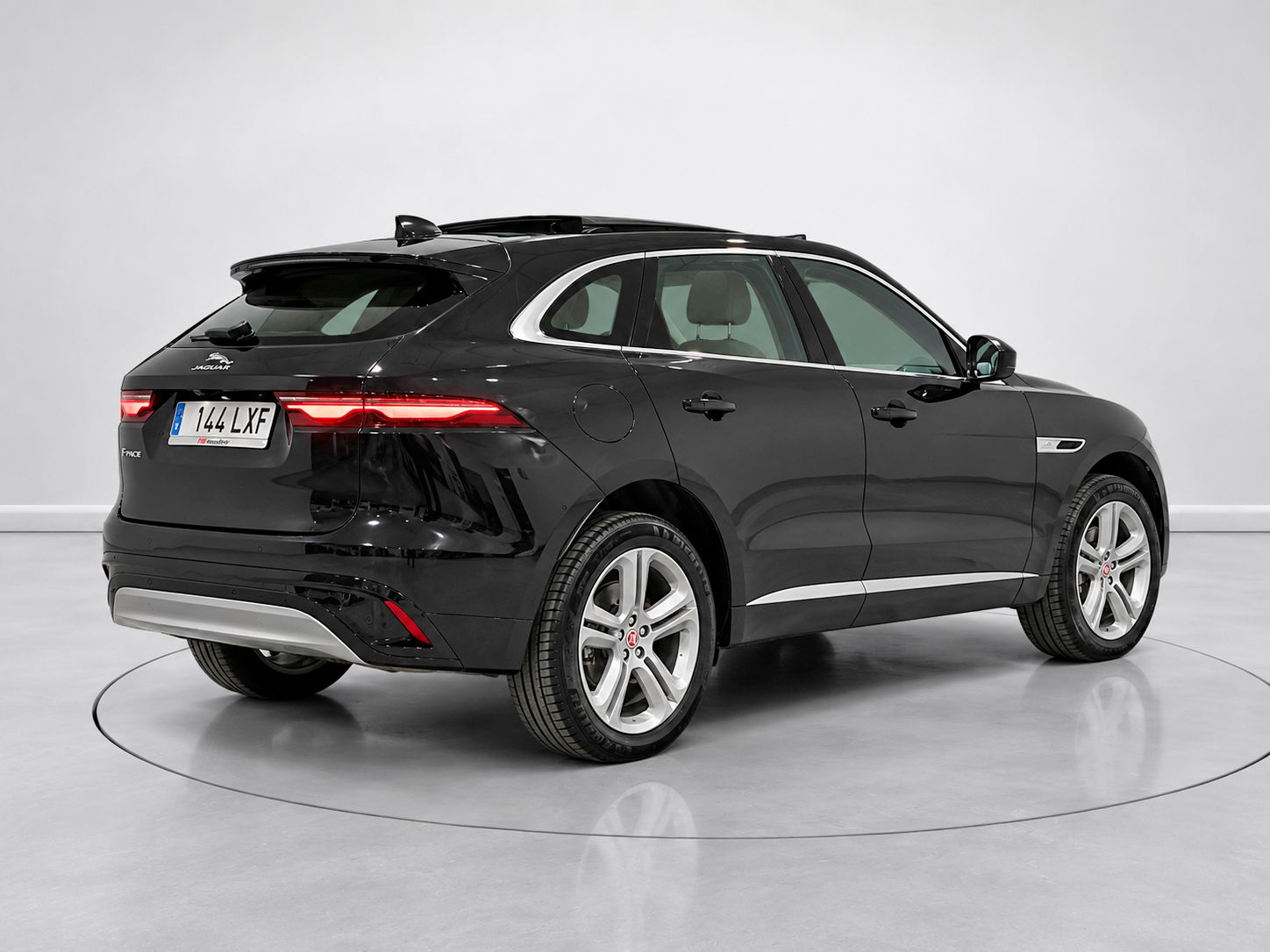 Jaguar F-Pace 2.0D I4 MHEV Standard SE AWD - foto 3