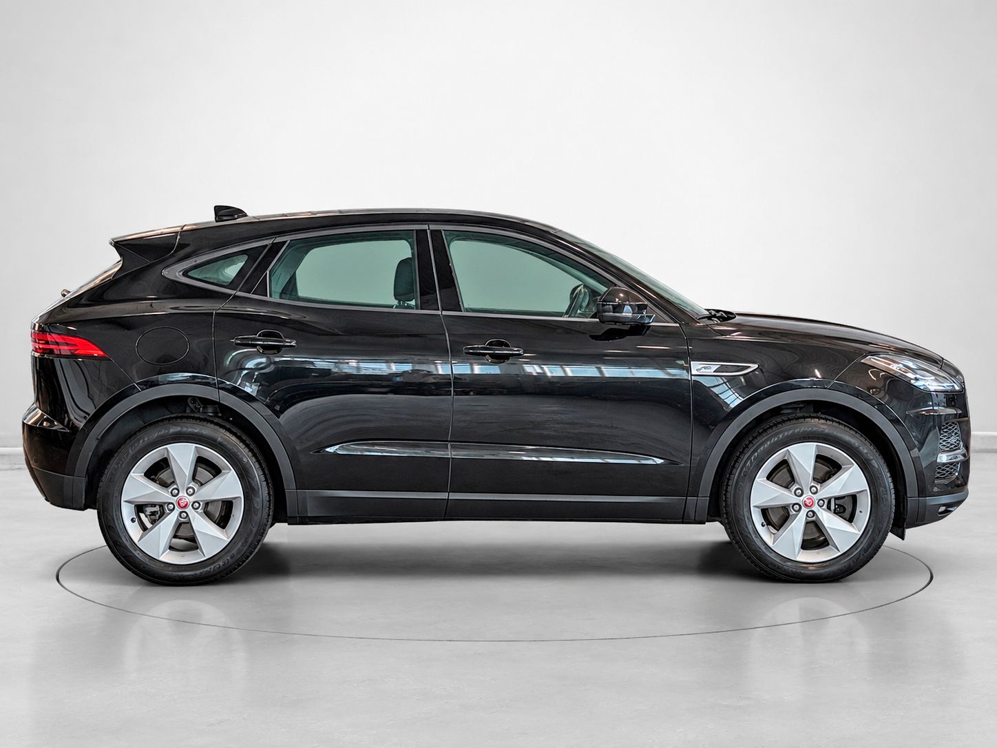 Jaguar E-Pace 2.0D MHEV S 4WD - foto 2