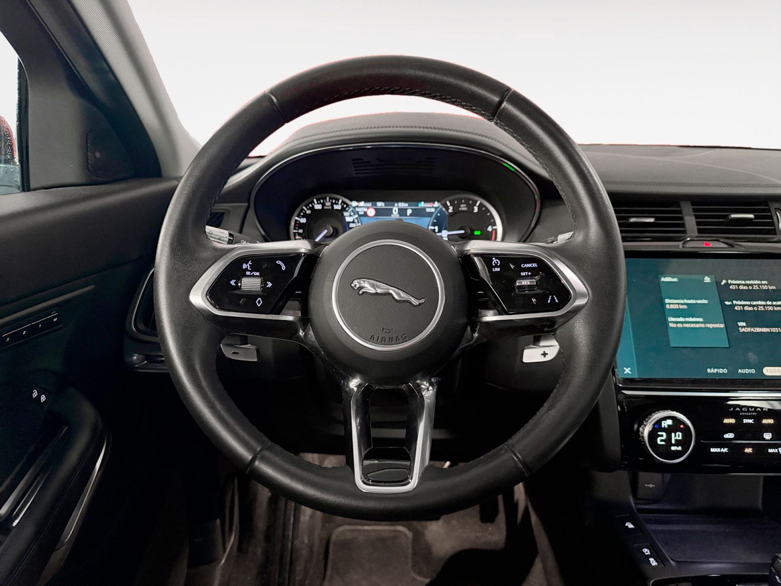 Jaguar E-Pace 2.0D MHEV S 4WD - foto 10