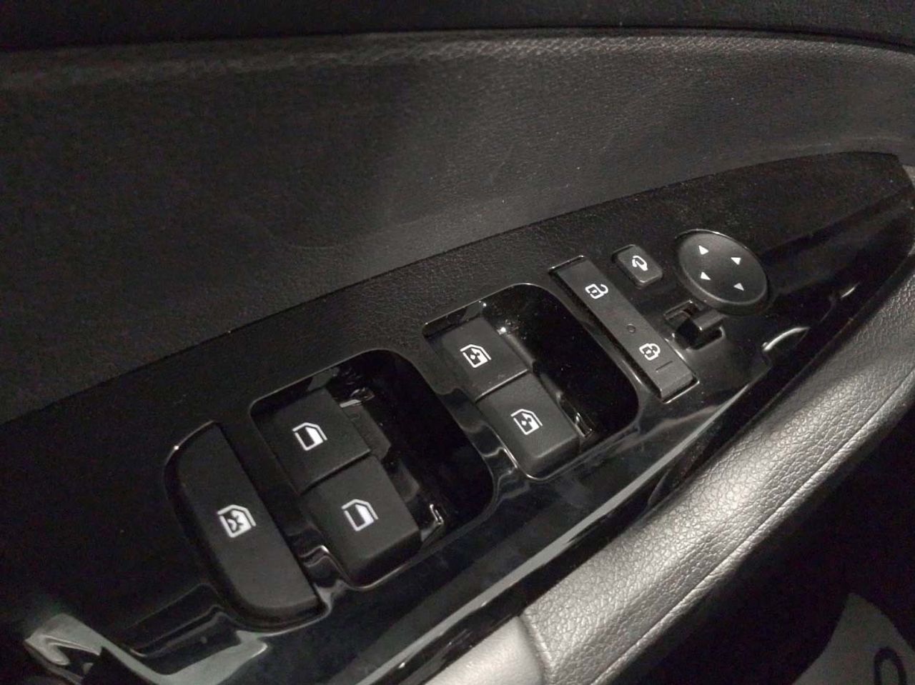 Kia Sportage 1.6 T-GDi PHEV Drive 4x4 - foto 23