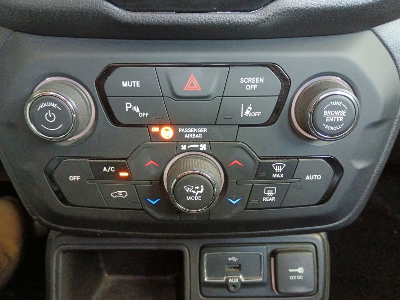 Jeep Renegade 1.4 MultiAir Limited 4x2 Ddct - foto 20