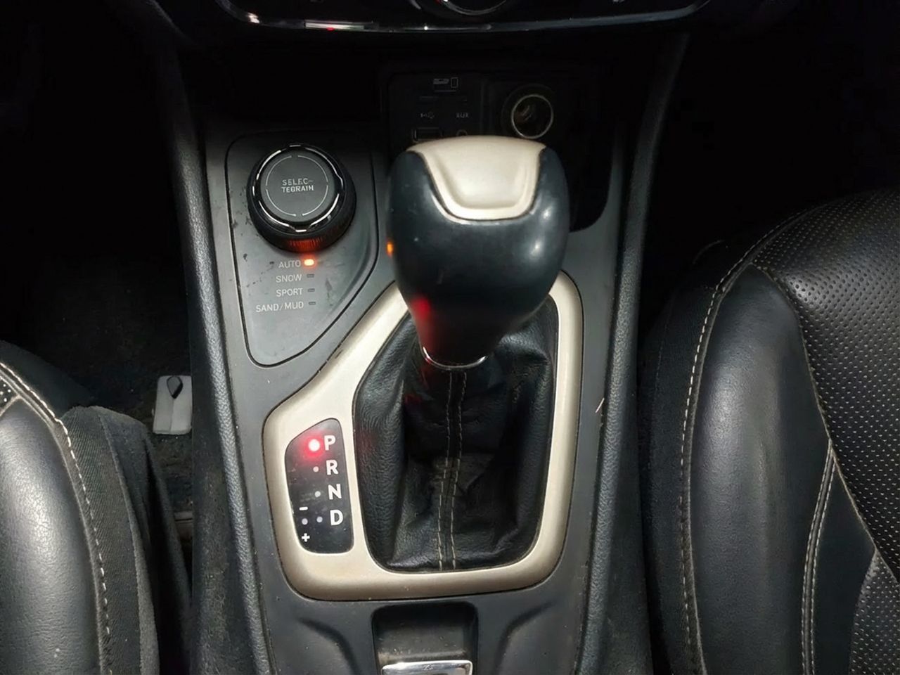 Jeep Cherokee 2.2 CRD Limited 4x4 Act. D.I - foto 13