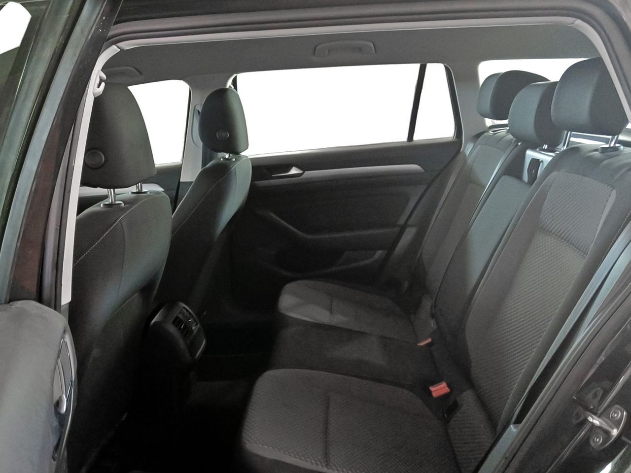 Volkswagen Passat Business 2.0 TDI DSG - foto 11