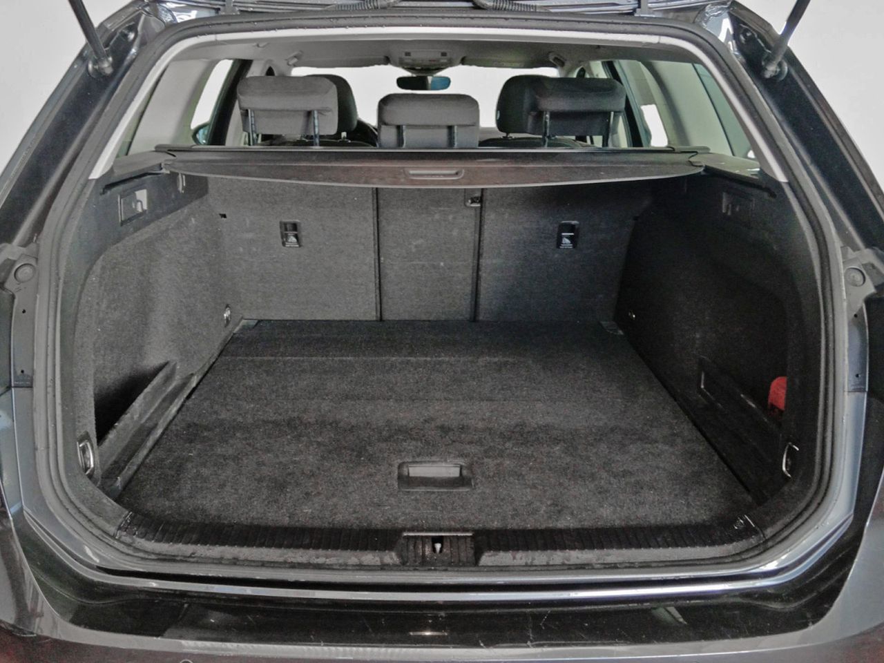 Volkswagen Passat Business 2.0 TDI DSG - foto 13