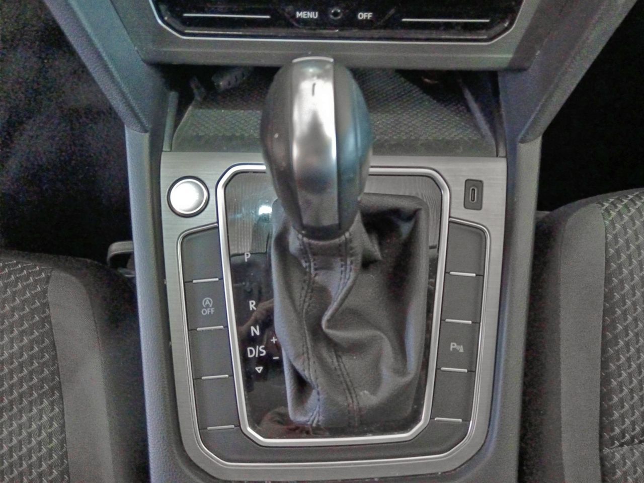 Volkswagen Passat Business 2.0 TDI DSG - foto 14
