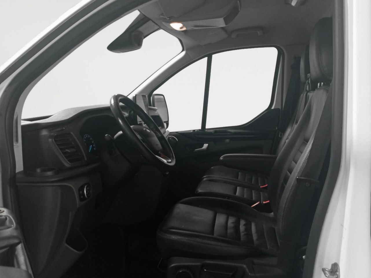 Ford Transit Custom Furgon 2.0 TDCi MHEV Trail 300 L1 - foto 11