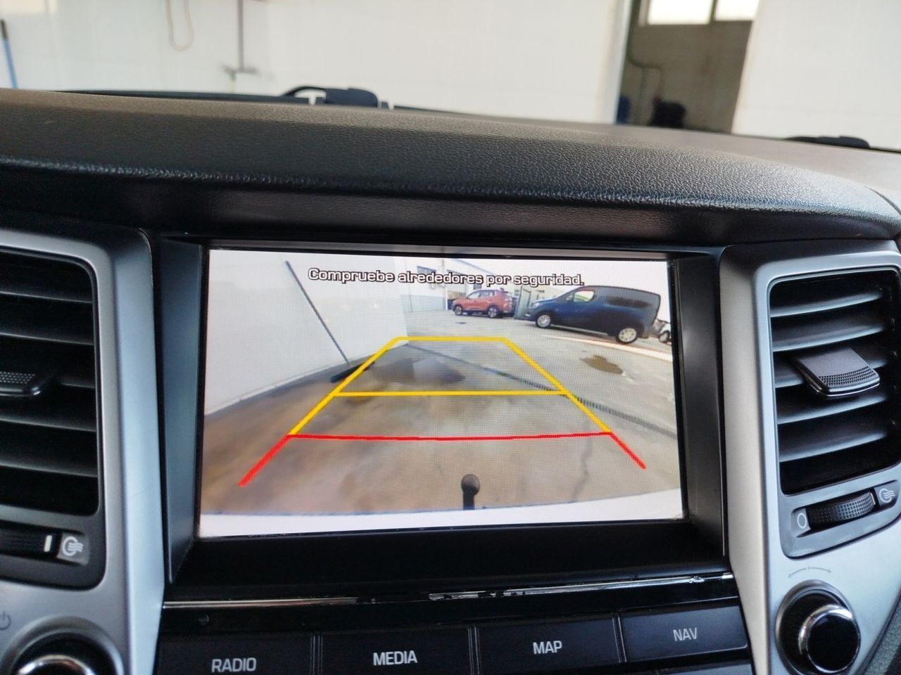 Hyundai Tucson 1.7 CRDi BlueDrive Link 4x2 - foto 16
