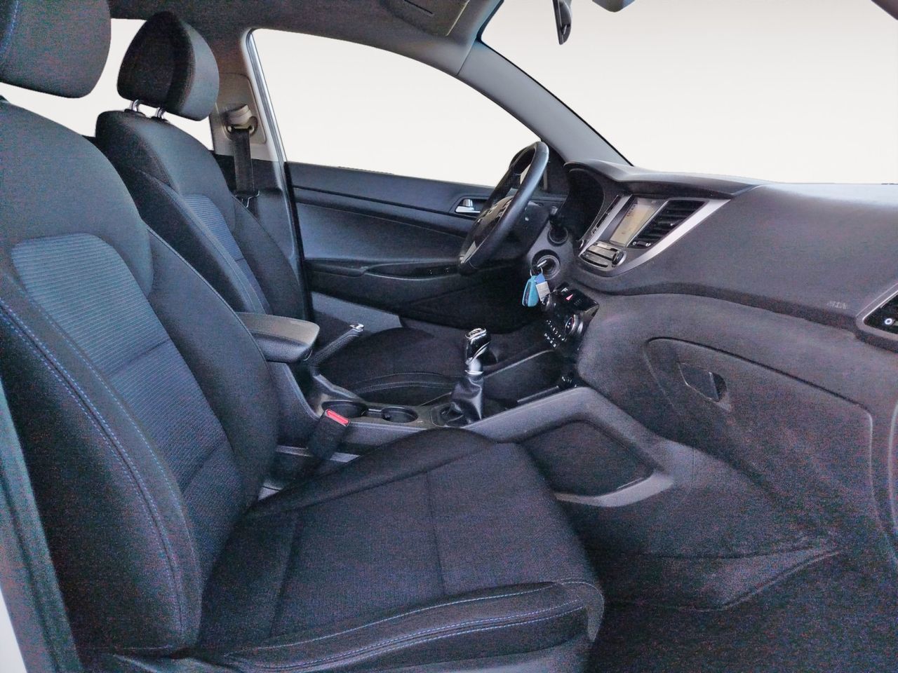 Hyundai Tucson 1.7 CRDi BlueDrive Link 4x2 - foto 11