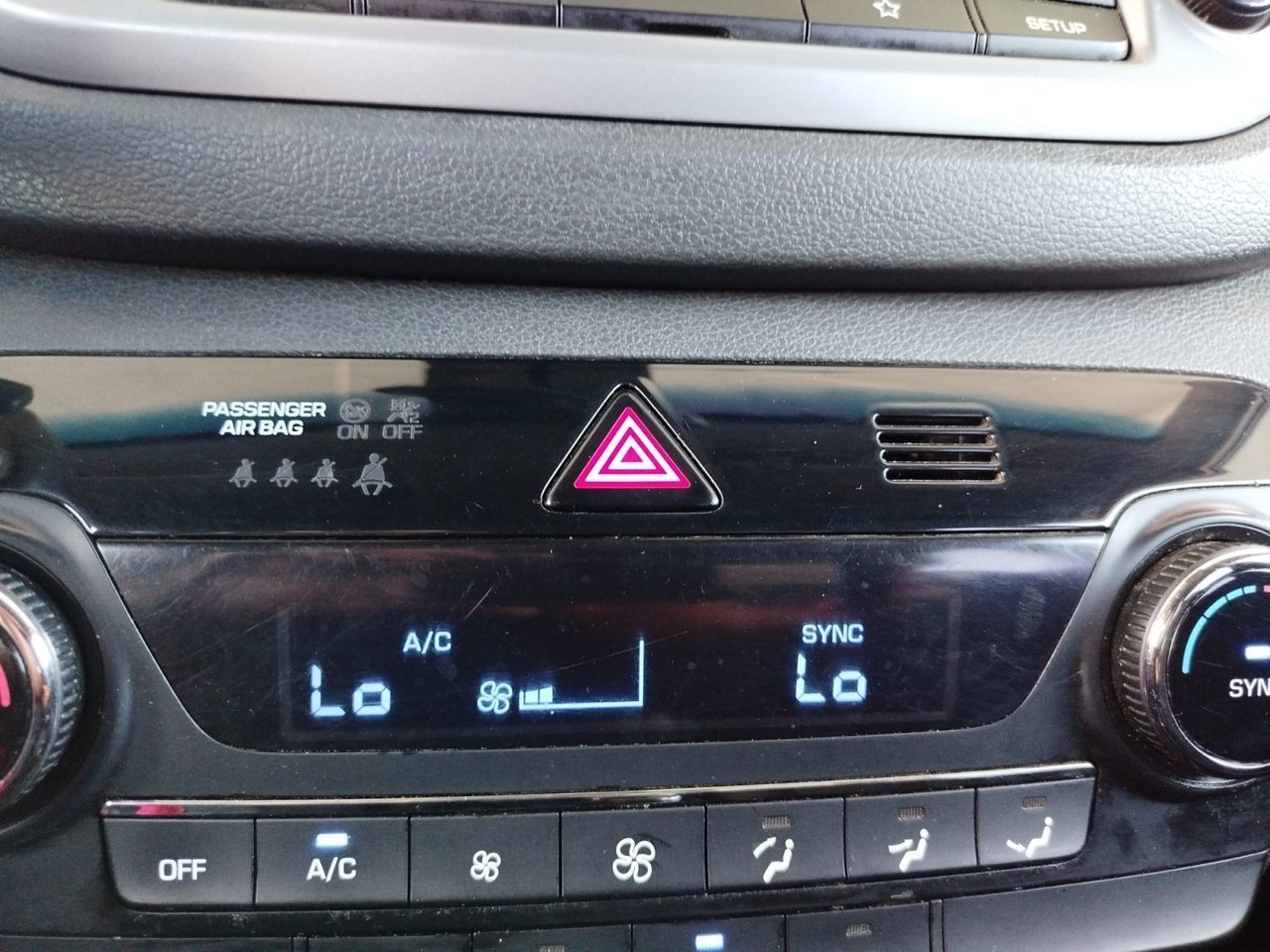Hyundai Tucson 1.7 CRDi BlueDrive Link 4x2 - foto 19