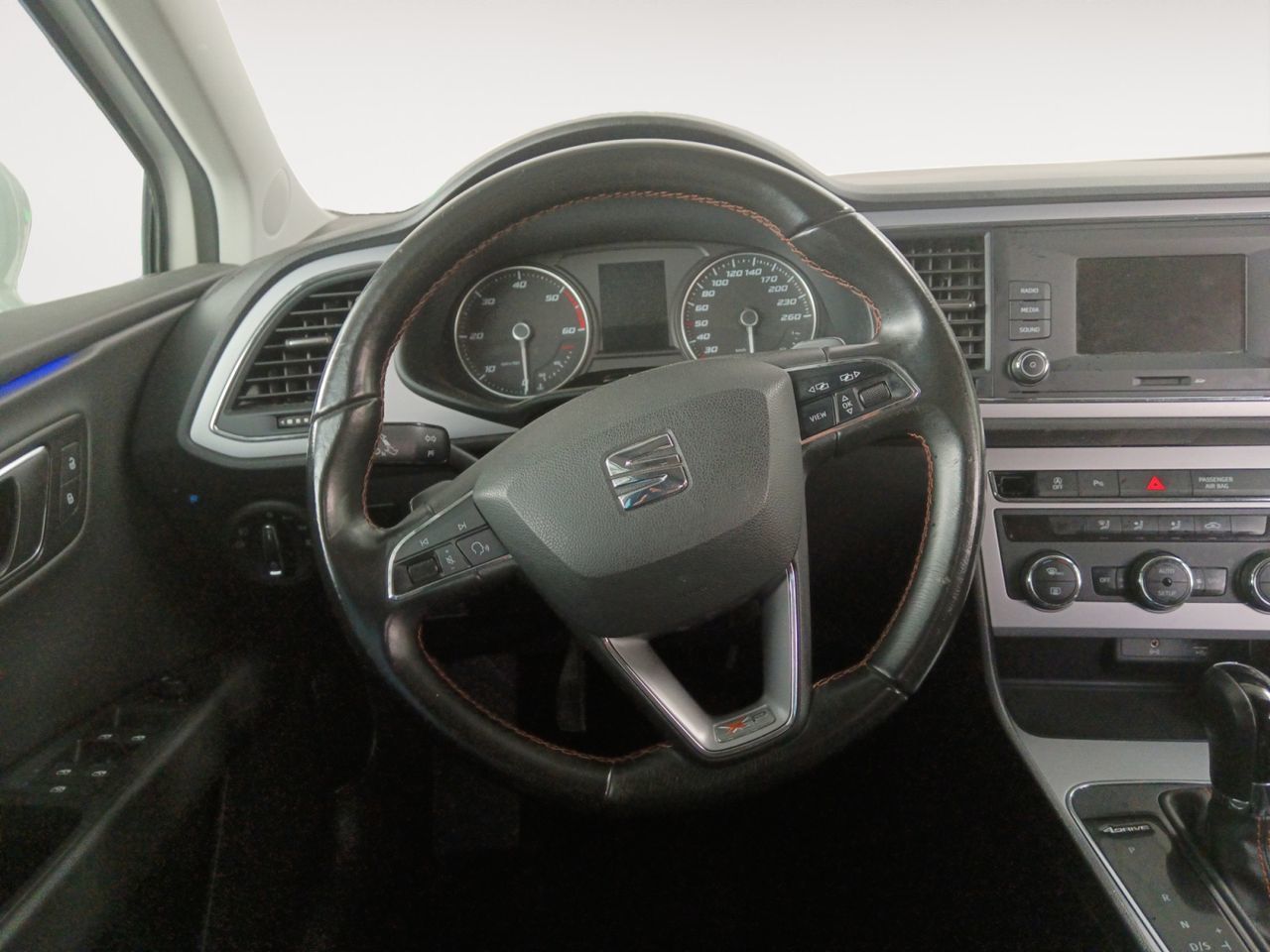 SEAT León 2.0 TDI X-perience 4Drive DSG - foto 8