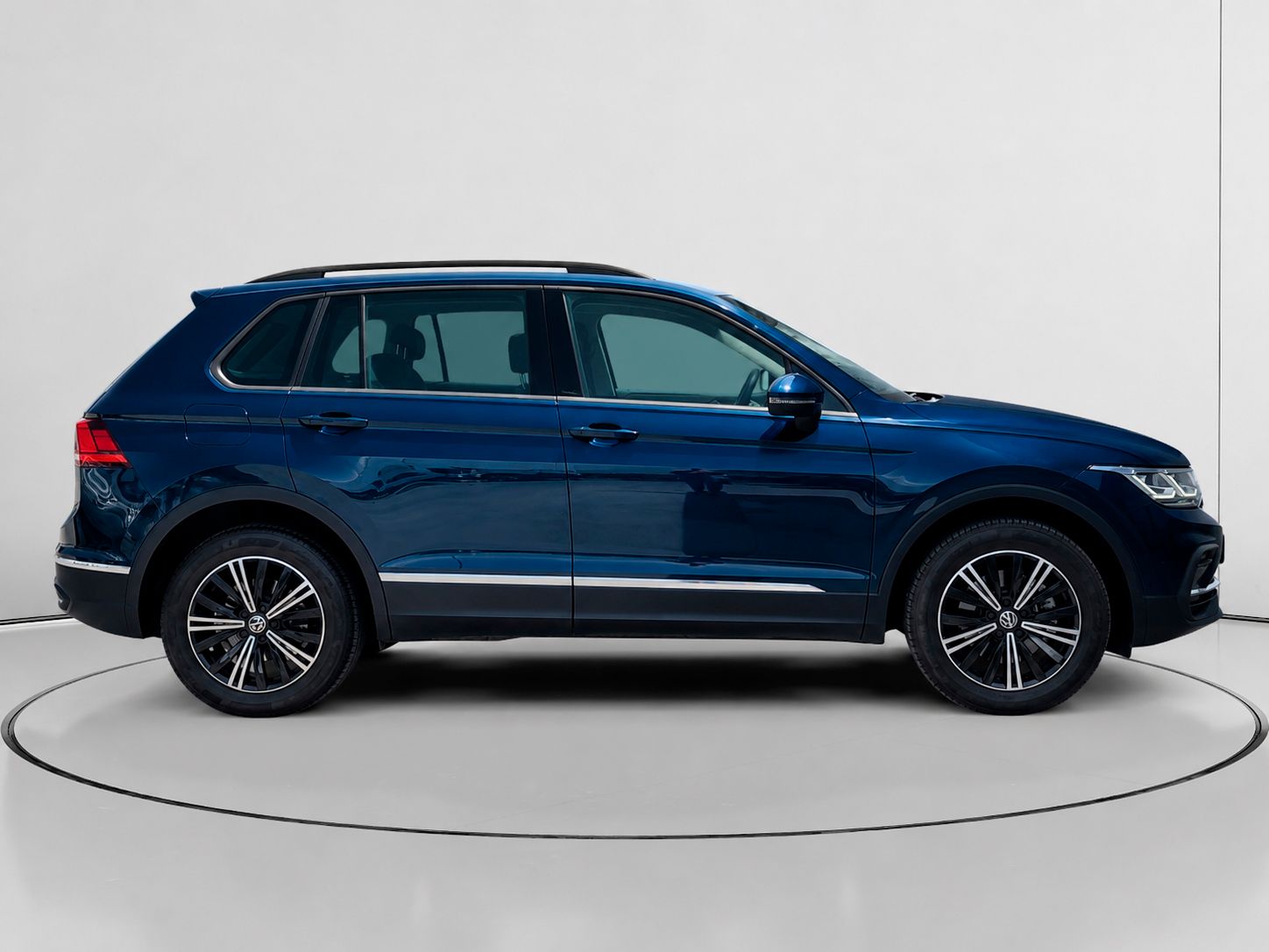 Volkswagen Tiguan Life 1.4 TSI eHybrid DSG - foto 2