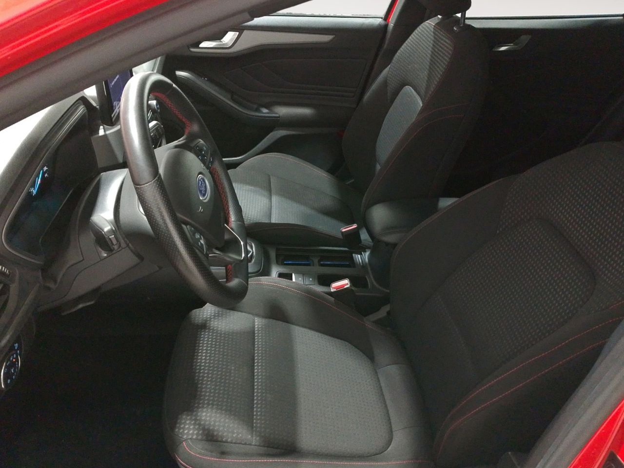 Ford Focus 1.0 EcoBoost MHEV ST-Line - foto 8