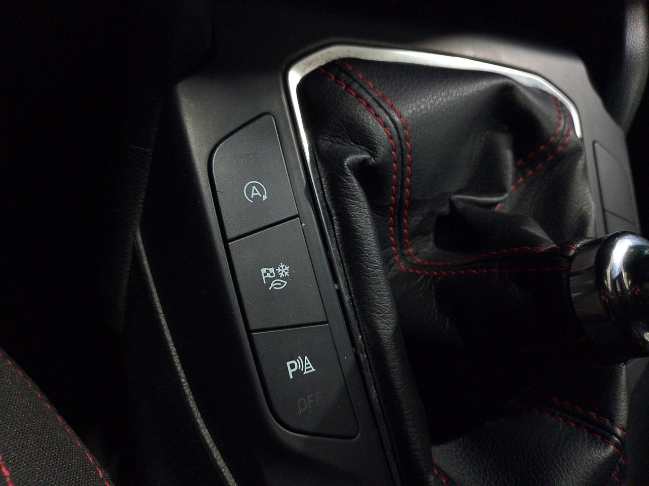 Ford Focus 1.0 EcoBoost MHEV ST-Line - foto 13