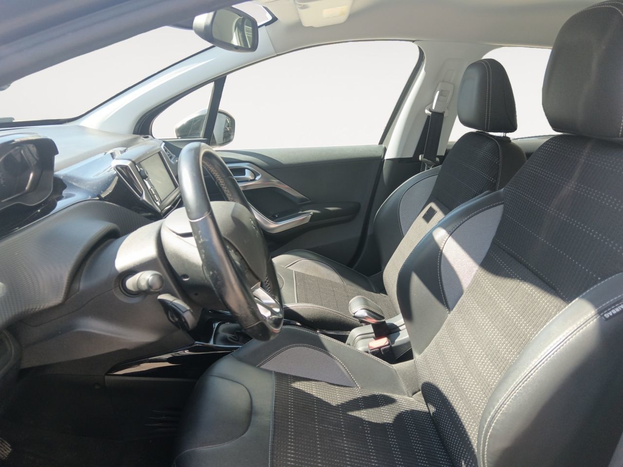Peugeot 2008 PureTech 130 Allure - foto 9