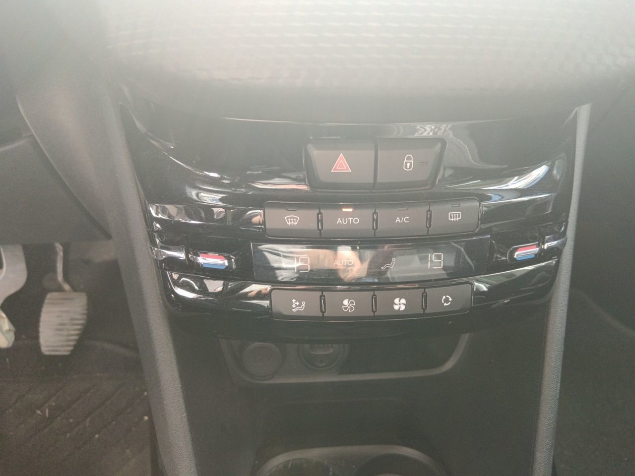 Peugeot 2008 PureTech 130 Allure - foto 19