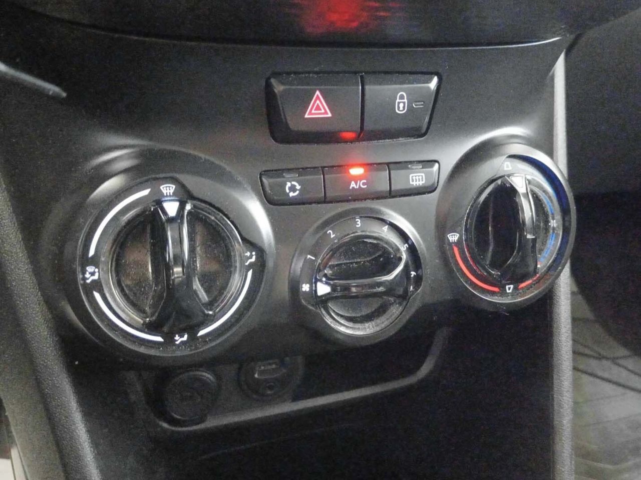 Peugeot 2008 BlueHDi 100 Style - foto 20