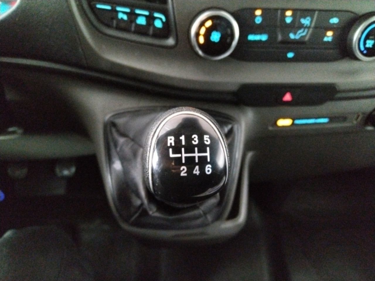 Ford Transit Custom Kombi 2.0 TDCi 320 L1 Trend - foto 13