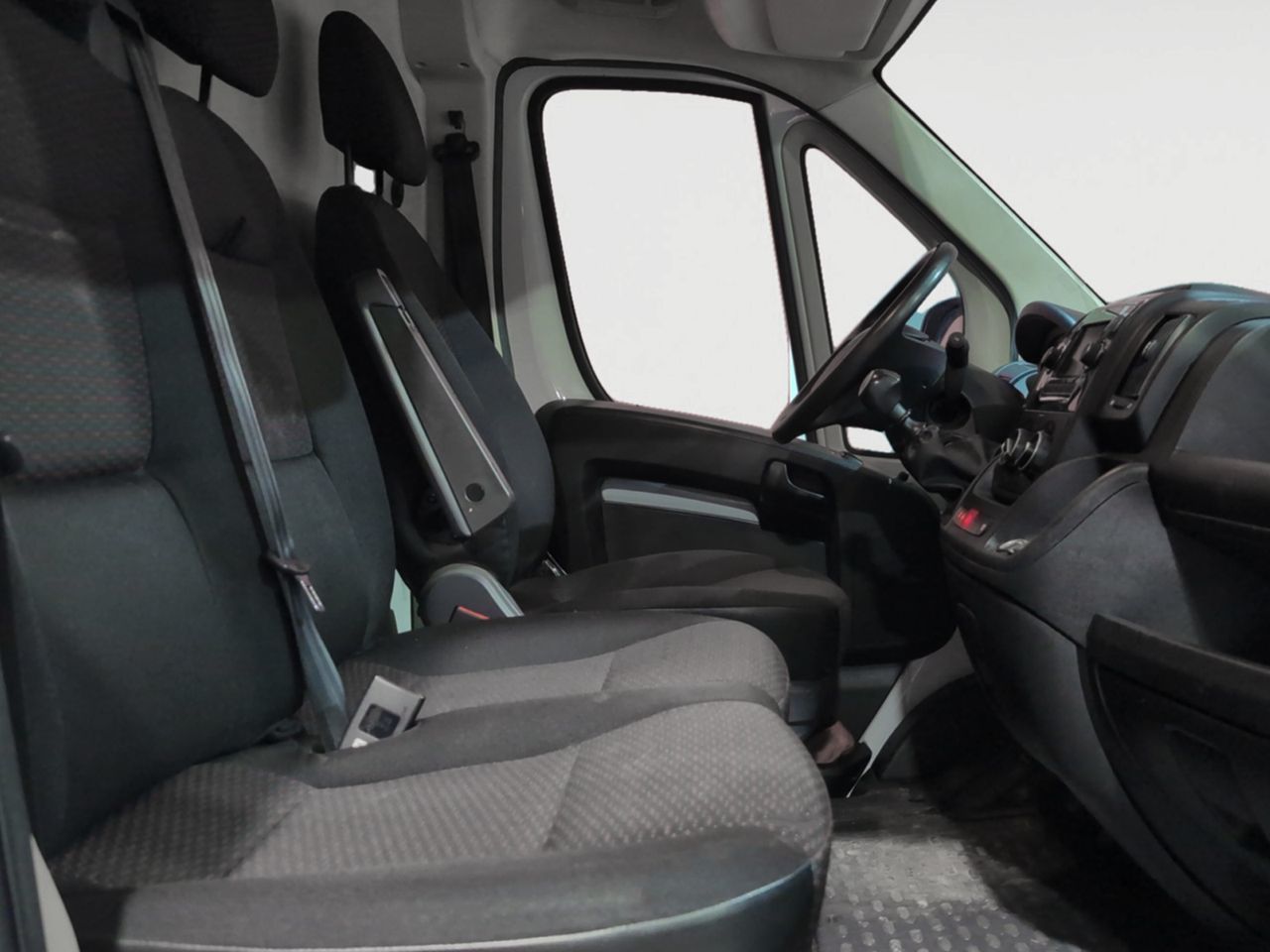 Opel Movano Furgon 2.2 BlueHDi Base L2H2 3.5T - foto 9